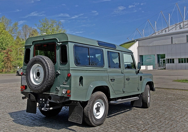 Land Rover Defender cena 413250 przebieg: 1850, rok produkcji 2016 z Gdynia małe 121